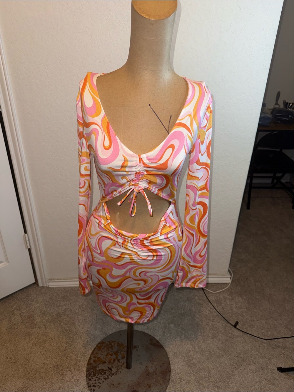 Women’s H&M swirl long sleeve dress
